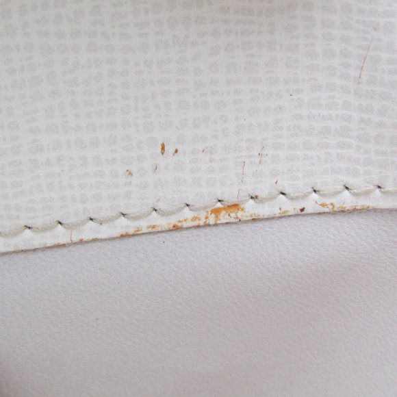 Valextra Women's Leather Long Wallet (bi-fold) Cream - Picture 10 of 16